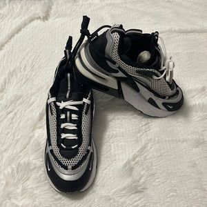 BNIB women Nike air max Furyosa sneakers